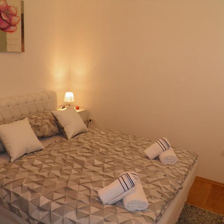 Apartments Perla Dinjiška Екстериор снимка