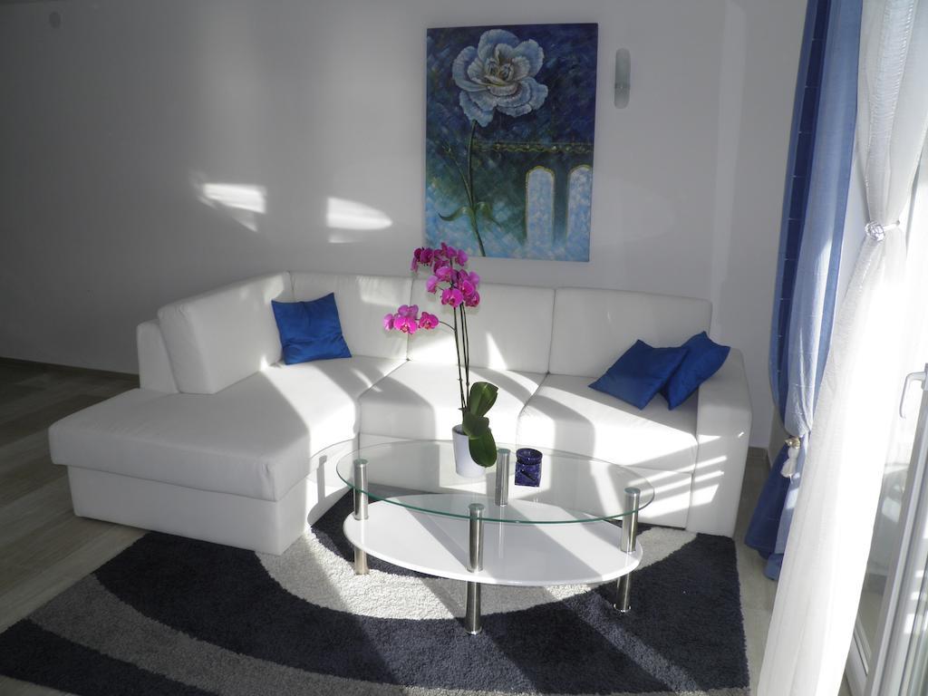 Apartments Perla Dinjiška Екстериор снимка