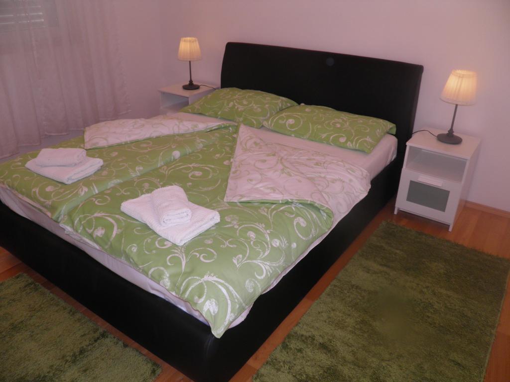 Apartments Perla Dinjiška Екстериор снимка