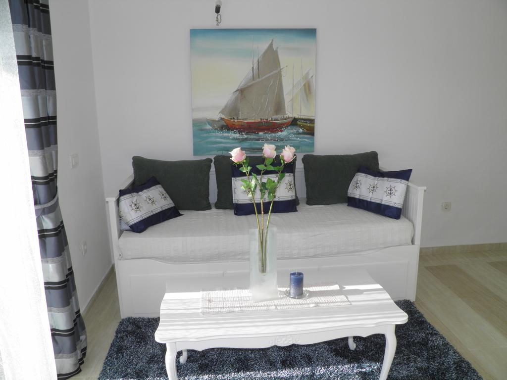 Apartments Perla Dinjiška Екстериор снимка