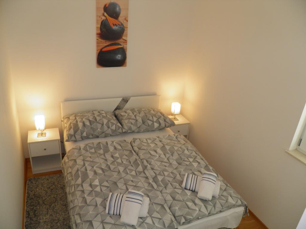 Apartments Perla Dinjiška Екстериор снимка